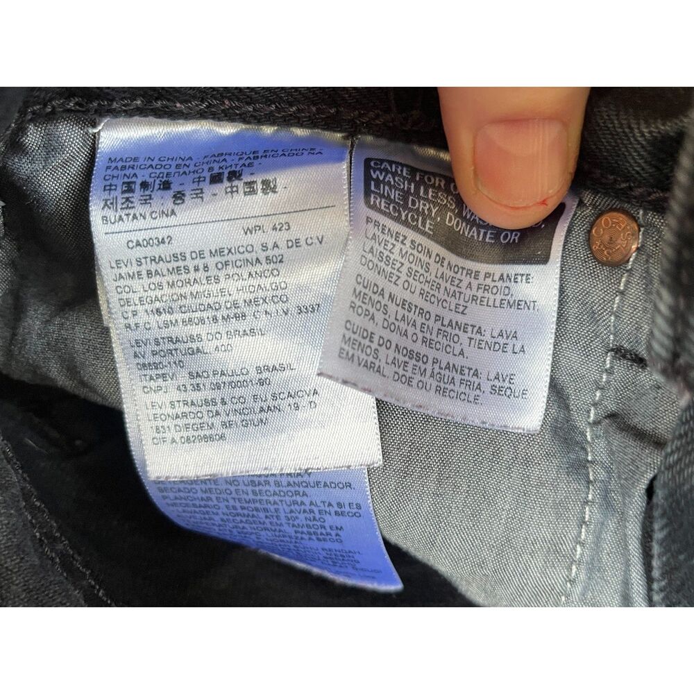 Vintage Levi's Black Fray Hem Denim Skirt  Women's Size 26 - Picture 5 of 9